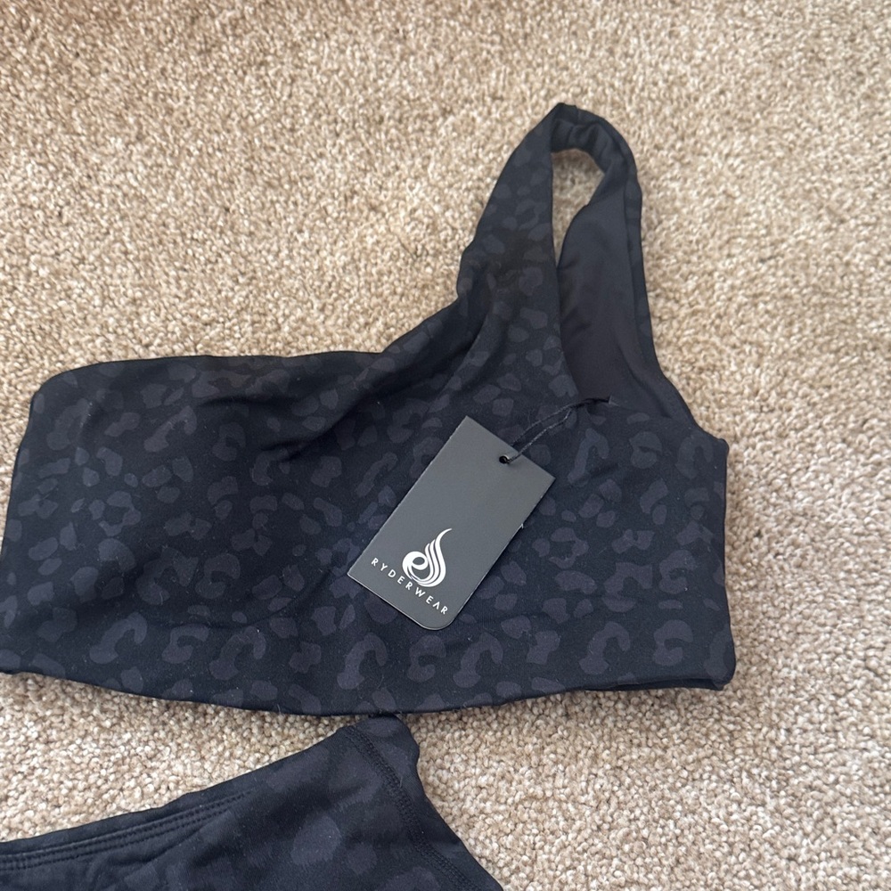 Ryderwear Black Leopard Sports Bra and Shorts - Picture 3 of 4